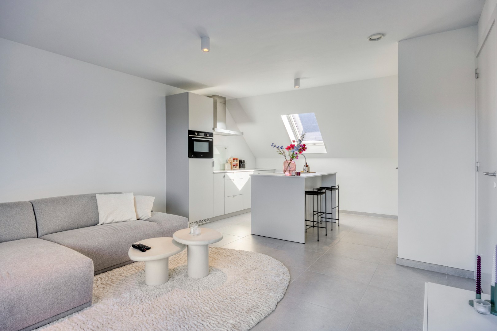 Recent appartement met 1 slpk, ruim terras en zolder in het centrum van Mol. - foto 5