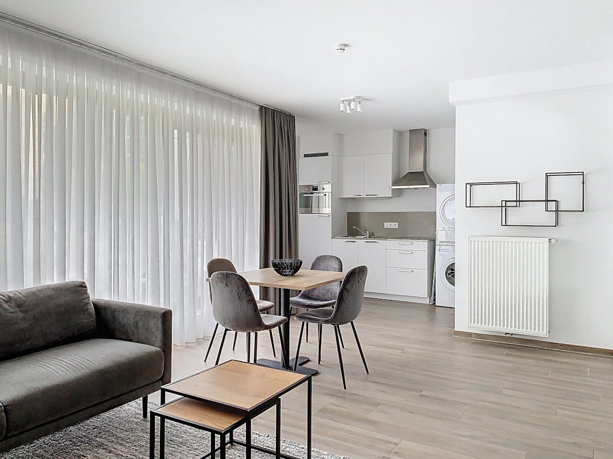 Appartement meublé 1 chambre près de Tour &amp; Taxis - photo 1