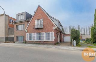 EERSTE BEZOEKDAG ZATERDAG 11/04 VAN 10U TOT 14U (enkel op afspraak!)WETTEREN - Deze solide, te renoveren woning kunt u vinden op een uitstekende...