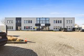 Bureaux de 464 m² à vendre dans le Sphere Business Park (Z.3 Doornveld) à Asse, au sein d’un parc d’affaires reconnu pour son...