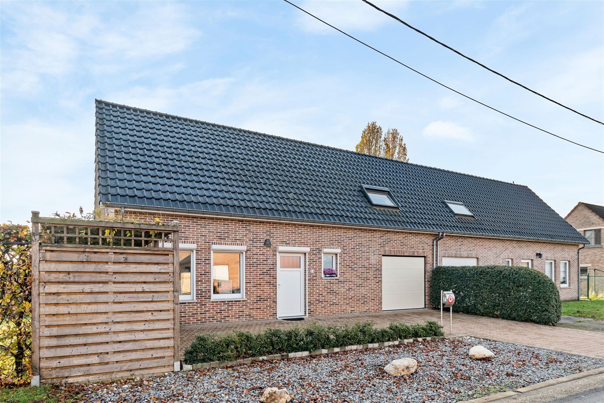 PERFECT ONDERHOUDEN HOB MET 3 SLAAPKAMERS RUSTIG GELEGEN OP EEN ZONNIG GEORIËNTEERD PERCEEL VAN 3A27CA TE BEVERLO. - foto 1