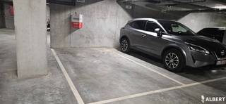 Ondergrondse auto staanplaats te huur.Indien vragen contact opnemen via mail:lieke@albert.immoBij Albert kom je thuis!...