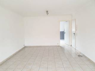 Dit appartement heeft volgende indeling: inkomhal, living 25,5m2, ruime aparte keuken (15m2) met toest., een kleine waspl, 1 slpk (11m2), badkamer...