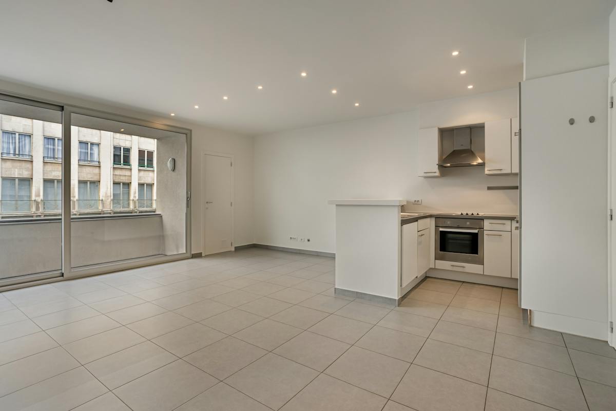 Gerenoveerd 1-slaapkamer appartement te koop in centrum Kortrijk - foto 2