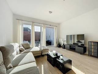 Op zoek naar een hippe, energiezuinige starterswoning met alles binnen handbereik? Deze instapklare woning verrast met een slimme indeling en...