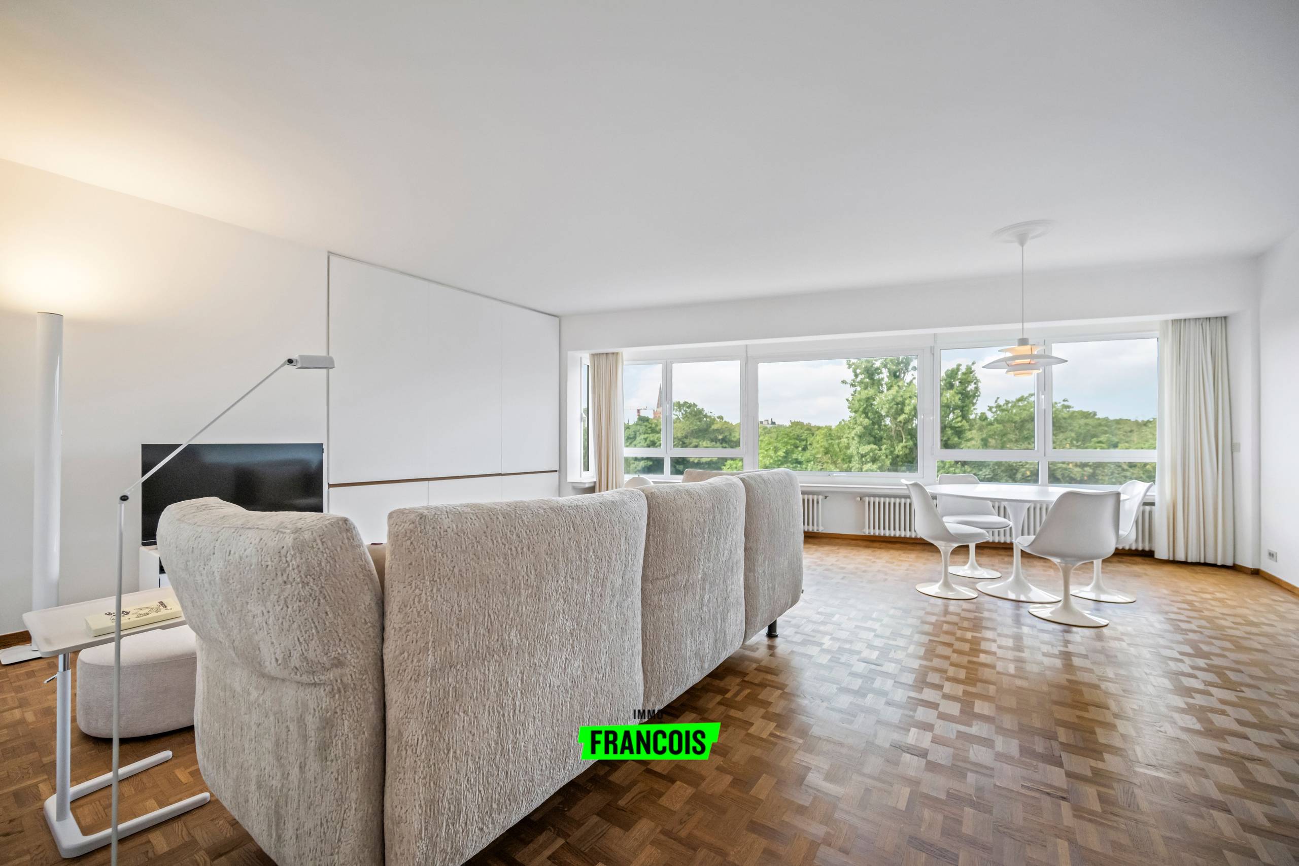 Prachtig architecturaal appartement met zicht op groen te centrum Oostende. - foto 1