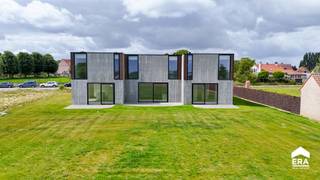 Moderne Halfopen Bebouwing met Ruime Tuin en VergezichtenWonen op een ruim perceel met zicht over de weilanden? Het Paradijs in Rekkem is genieten...