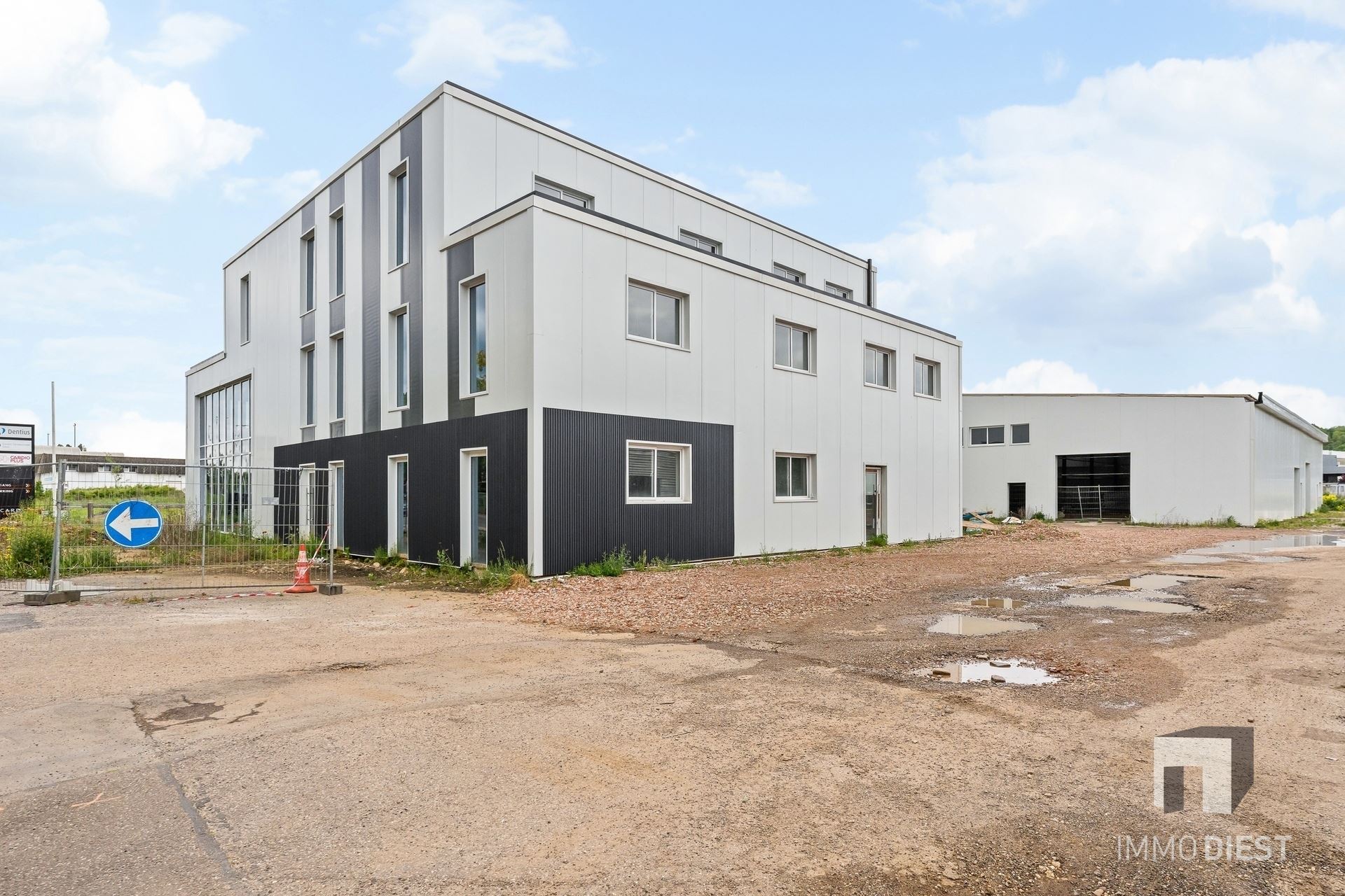 Nieuw bureelgebouw in KMO-zone te Diest - foto 2