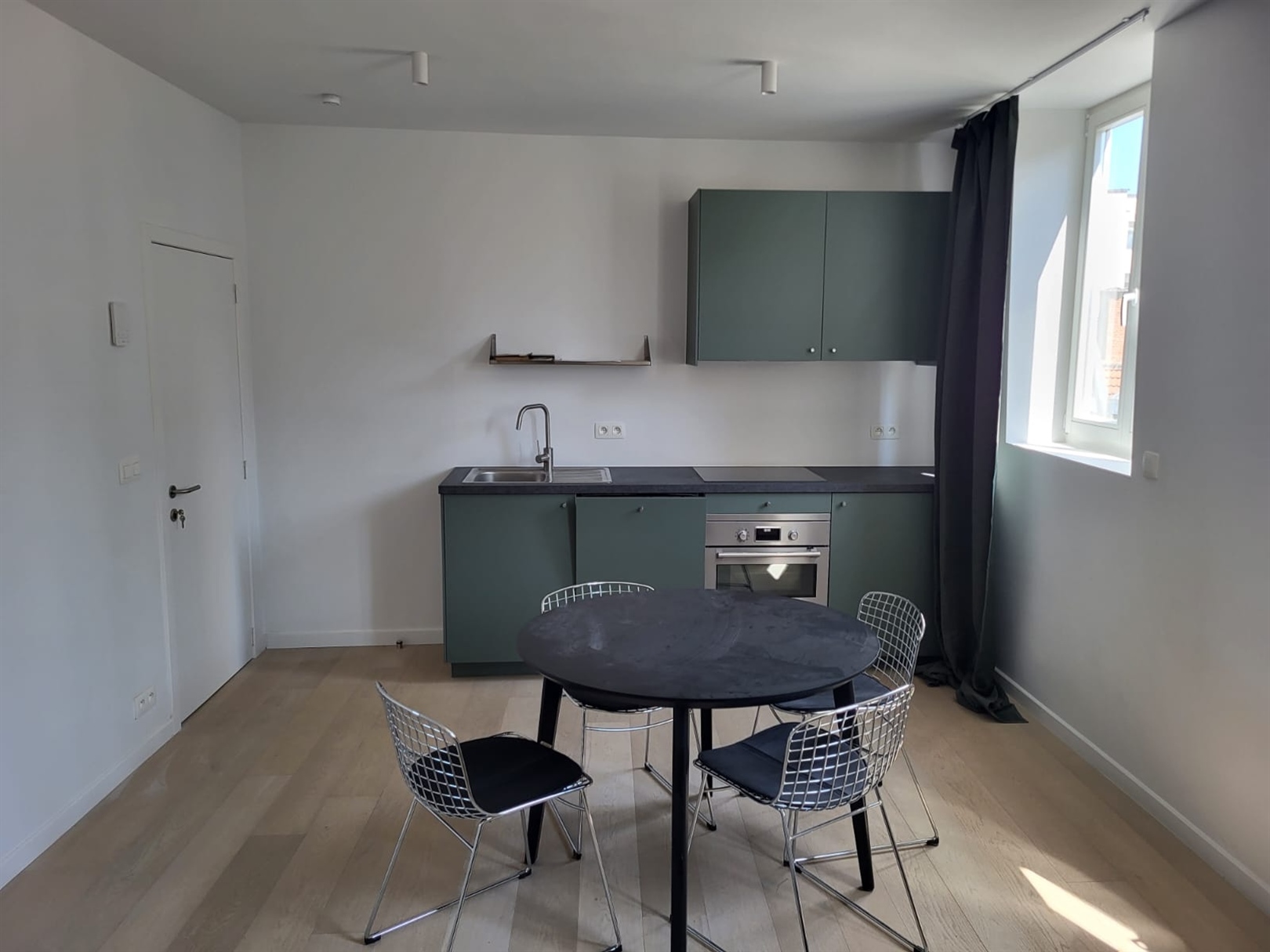 Sainte-Catherine ∣ Magnifique appartement meublé - photo 4