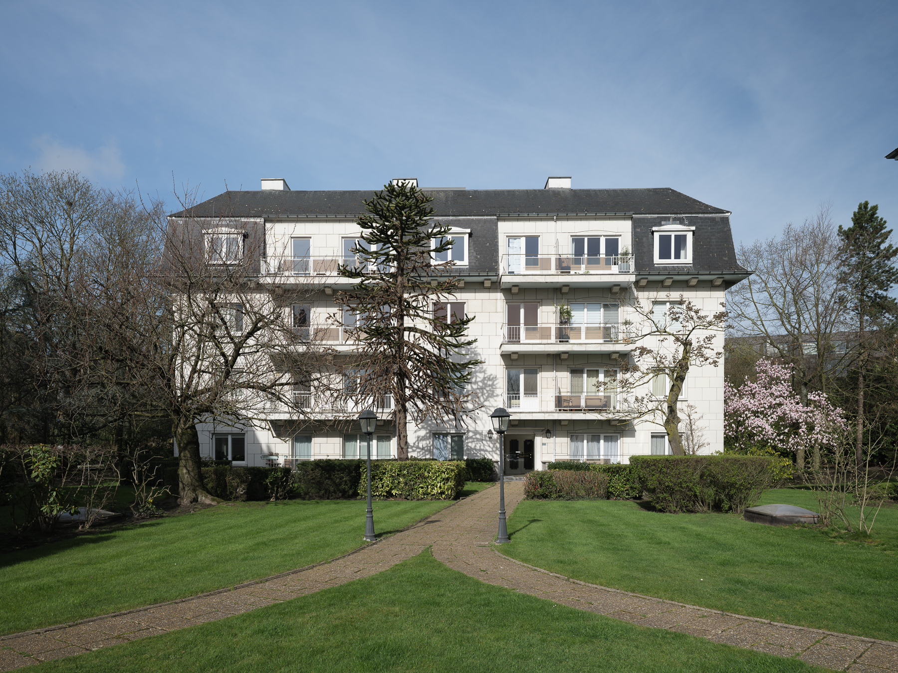 Hedendaags appartement met garagebox - foto 2
