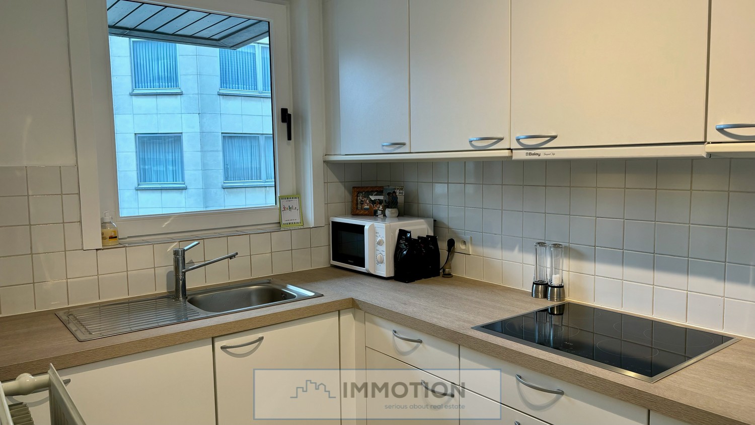 Comfortabel appartement met 2 slaapkamers en staanplaats in centrum Kortrijk - photo 5