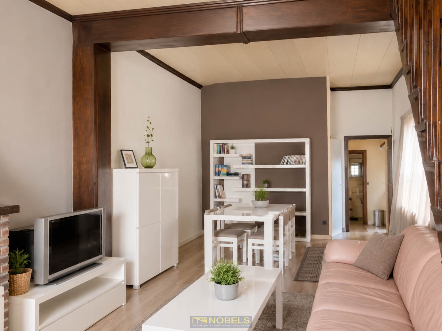 Te koop, grote burgerwoning met ruim leefvolume in centrum Ronse - foto 3