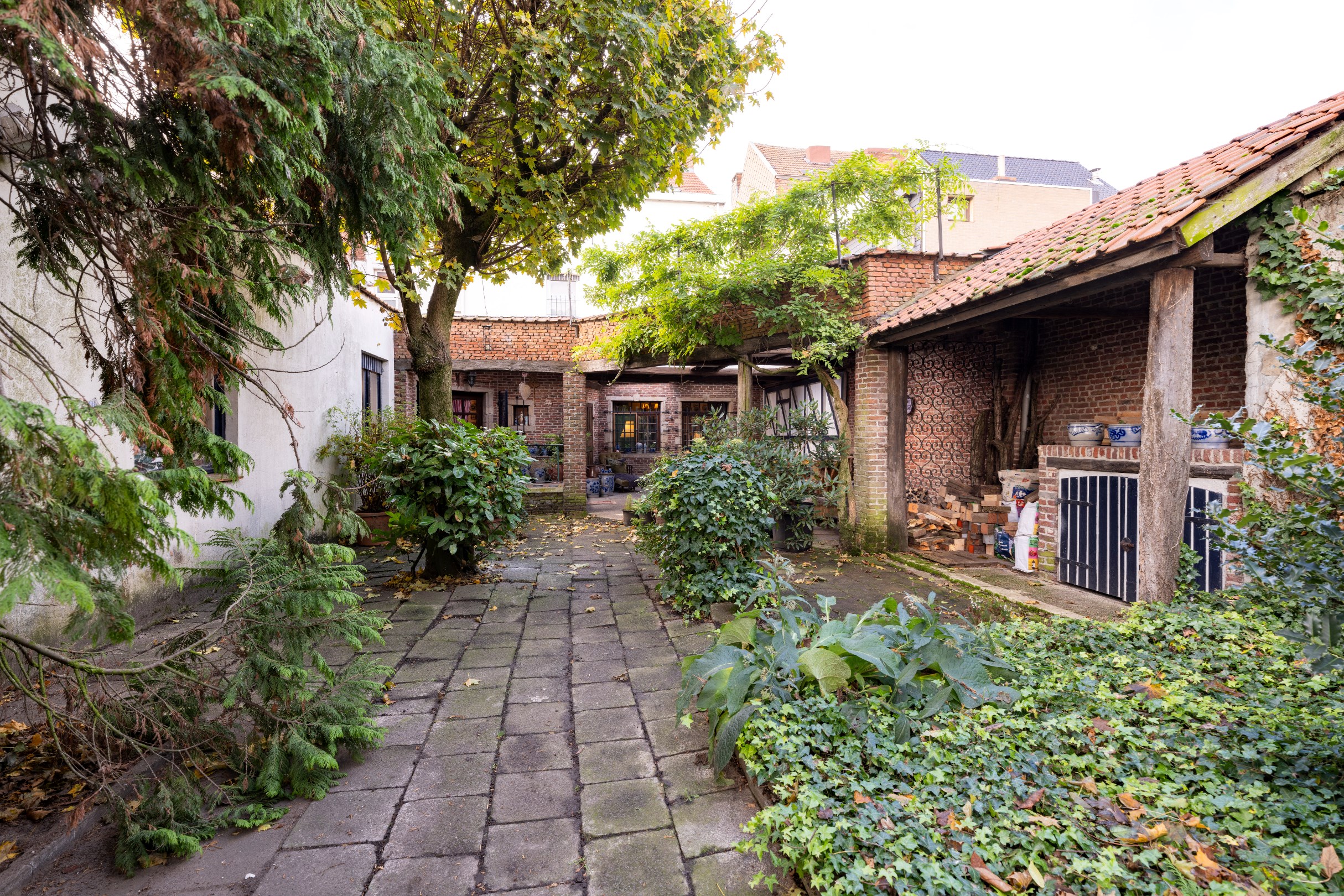 Uniek eigendom met tal van mogelijkheden en 3 wooneenheden te Antwerpen (Merksem)! - foto 3