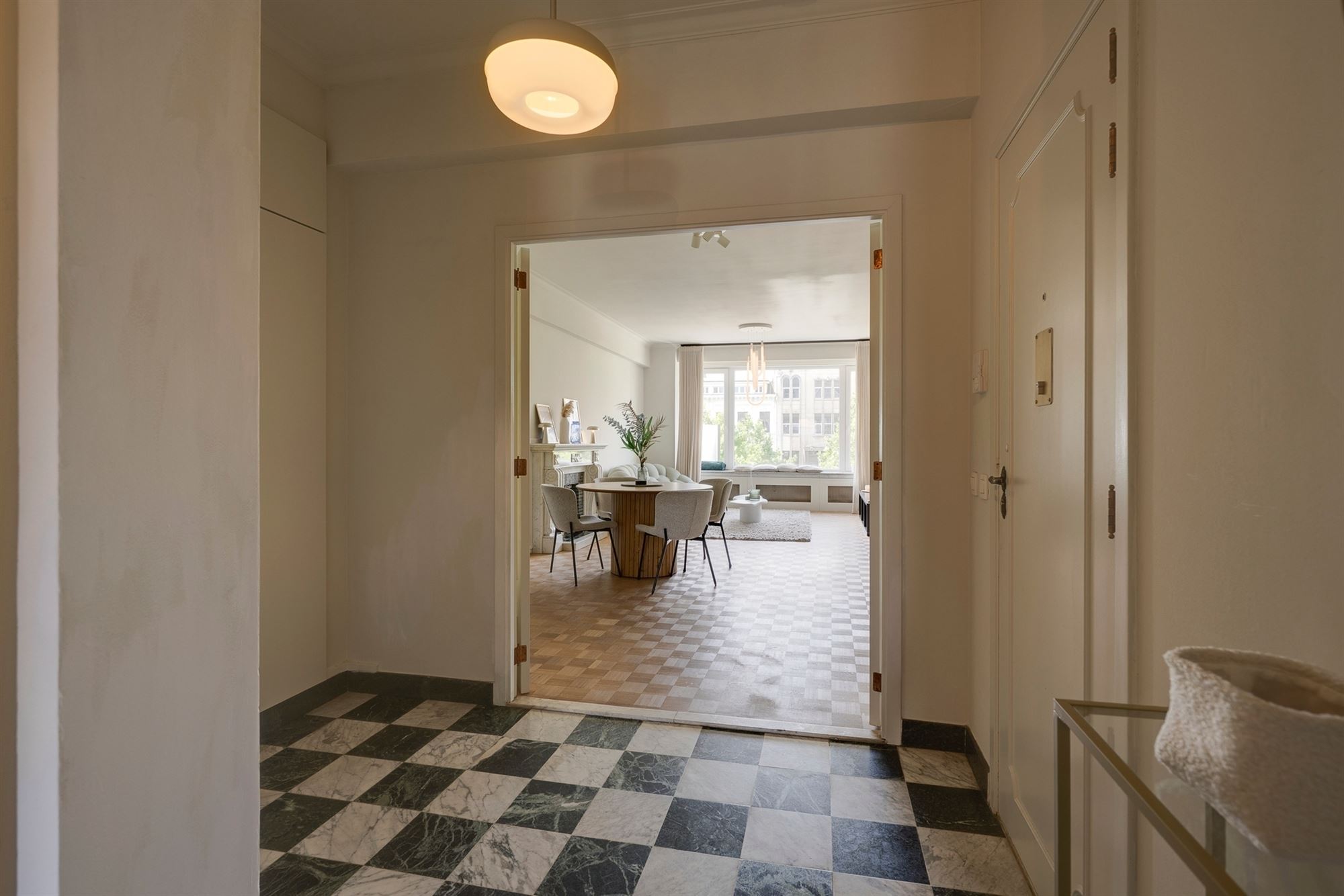 Stijlvol gerenoveerd stadsappartement met terras - foto 3