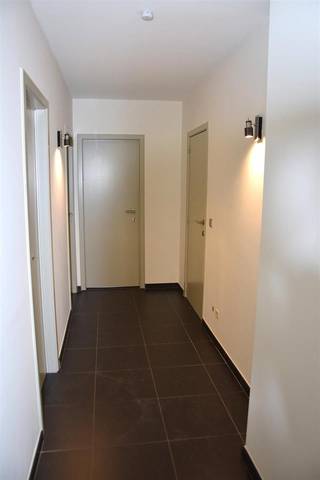 Disponible à partir du 1er octobre. Pour plus d'informations ou une visite, envoyez un e-mail à matthias@colorcasa.be.Joli appartement au...