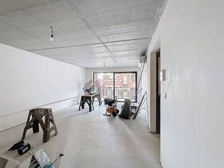 Op een toplocatie in Ninove bevindt zich dit volledig afgewerkte nieuwbouwappartement op de tweede verdieping. Scholen, winkels, openbaar vervoer...