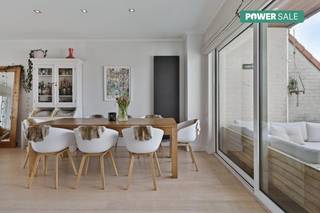 This enchanting two-bedroom duplex apartment is located in a prime location, just a few minutes' walk from the station. It is ready to move in,...