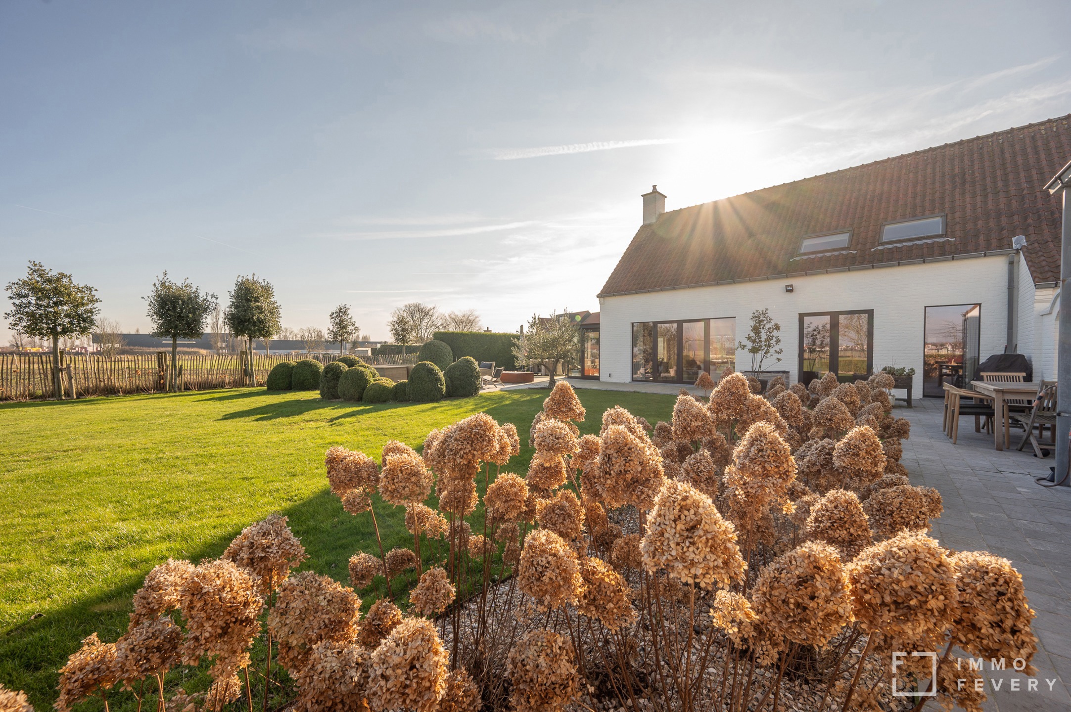 Unieke en zeer charmante hoeve op een toplocatie in Knokke. - foto 1