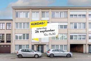 <strong>KIJKDAG - Kom zaterdag 26 september vrijblijvend langs tussen 10u en 11u30u, geen afspraak nodig.<br /><br />Centraal gelegen appartement in het centrum</strong><br /><br />Bent u op zoek naar een appartement op een toplocatie? Dit lichtrijk appartement aan het Solveld ligt midden in het centrum — alles binnen handbereik. Dankzij de open indeling en de grote lichtinval voelt u zich hier meteen thuis.<br /><br />Bij het betreden van het appartement komt u binnen in een inkomhal. Vanuit hier heeft u toegang tot de twee slaapkamers, de badkamer en de ruime leefruimte. De badkamer is voorzien van een douche, toilet en wastafel.<br /><br />De living, eetruimte en volledig geïnstalleerde keuken vormen één mooi geheel — open, luchtig en gevuld met natuurlijk licht. Een aangename plek om te ontspannen of gezellig samen te eten.<br /><br />Eén van de slaapkamers heeft rechtstreeks toegang tot een terras — ideaal om 's ochtends rustig te genieten van een kop koffie. Verder beschikt het appartement over een handige berging voor extra opbergruimte.<br /><br />De centrale ligging aan het Solveld is een absolute troef: winkels, horeca en openbaar vervoer zijn allemaal op wandelafstand. Dit appartement combineert wooncomfort met de levendigheid van het centrum — een kans die u niet wil missen.