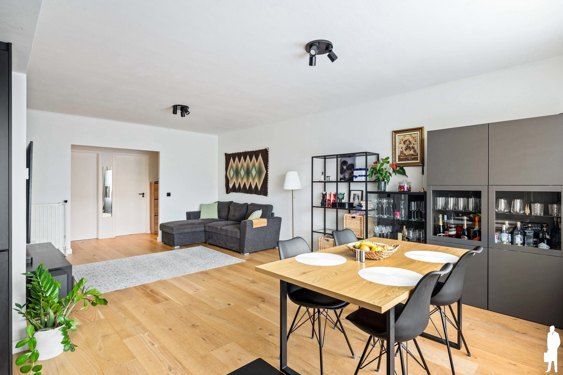 Luxueus gerenoveerd app. met 2 ruime slpks in de Elsdonkwijk - foto 1
