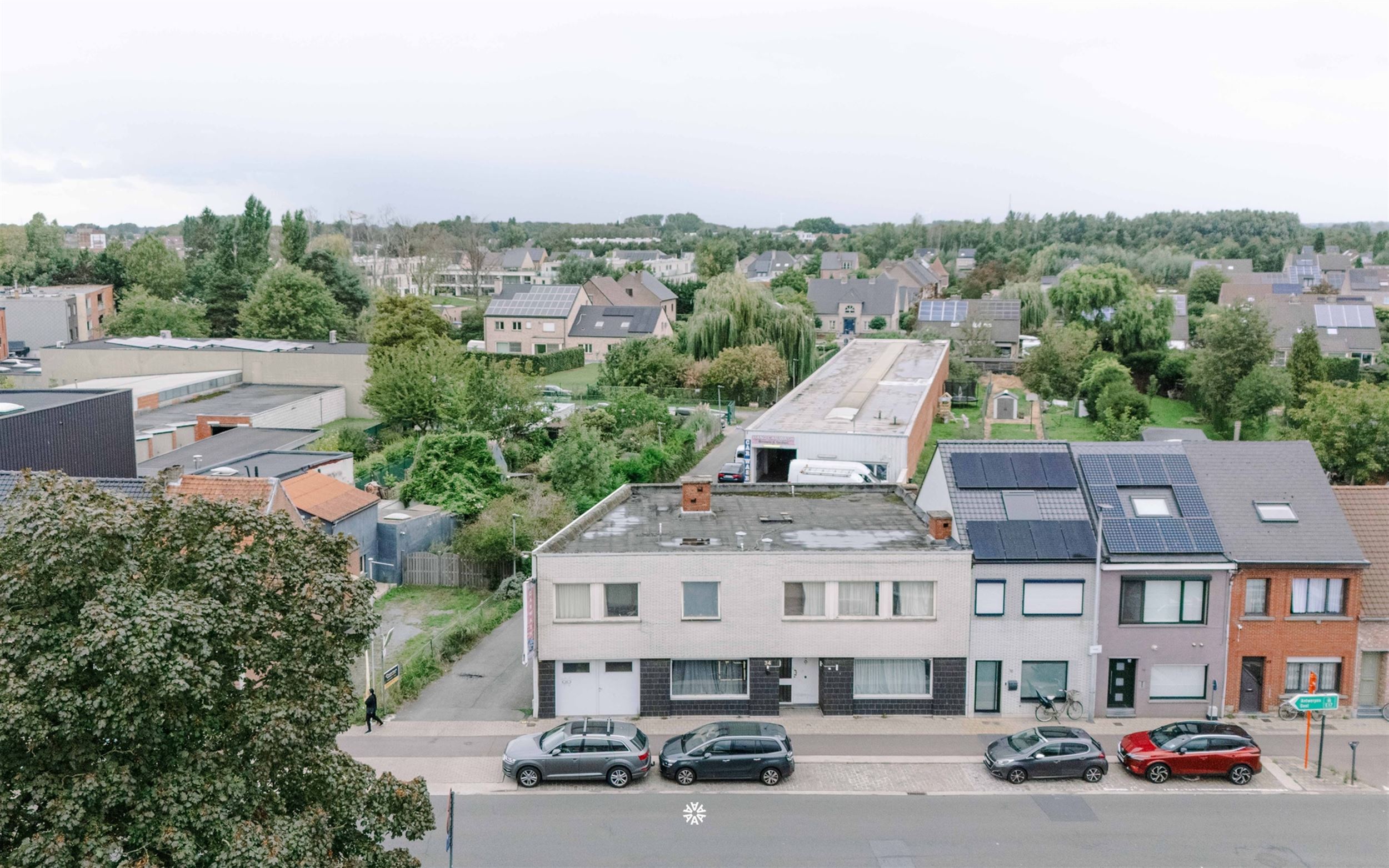 Ruime woning met achterliggend magazijn centrum Sint-Niklaas - foto 2