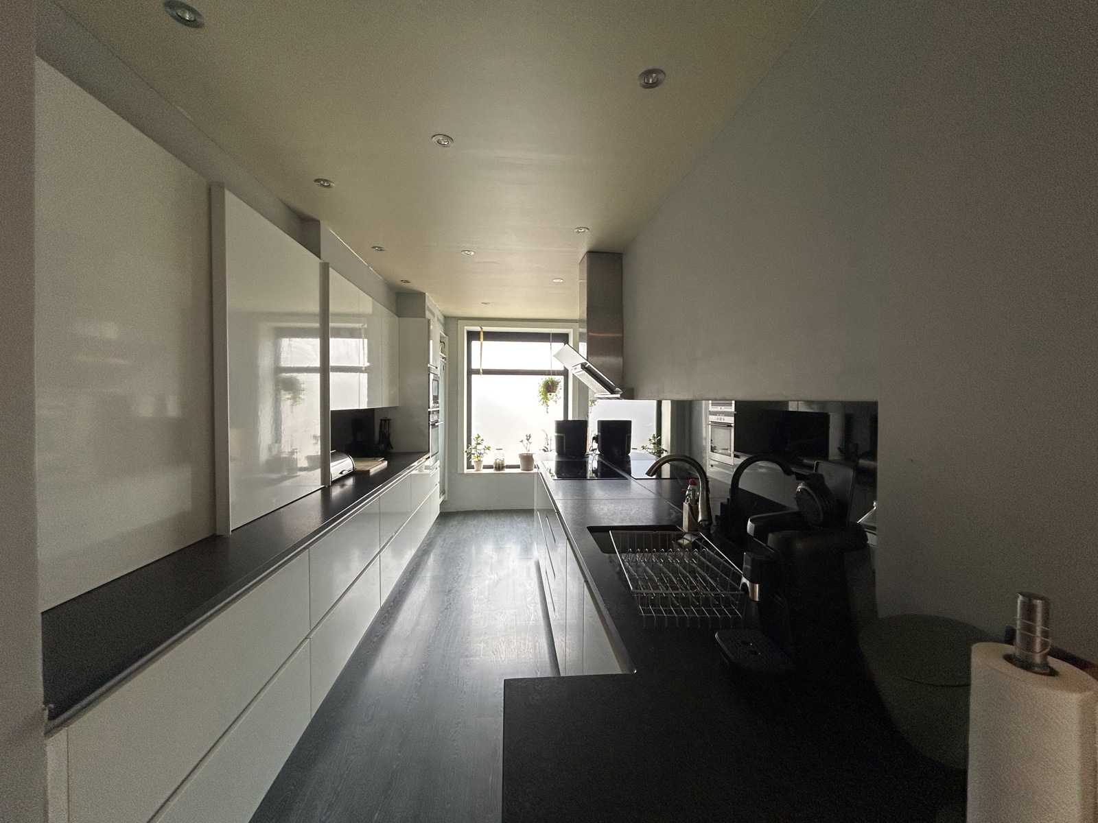 Op te frissen/ te renoveren woning nabij verbindingswegen - foto 5