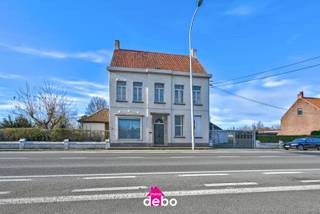 Strategisch gelegen commerciële site op 1.920 m² te KuurneUitstekend zichtbare locatie langs een drukke verbindingsas, geschikt voor diverse...