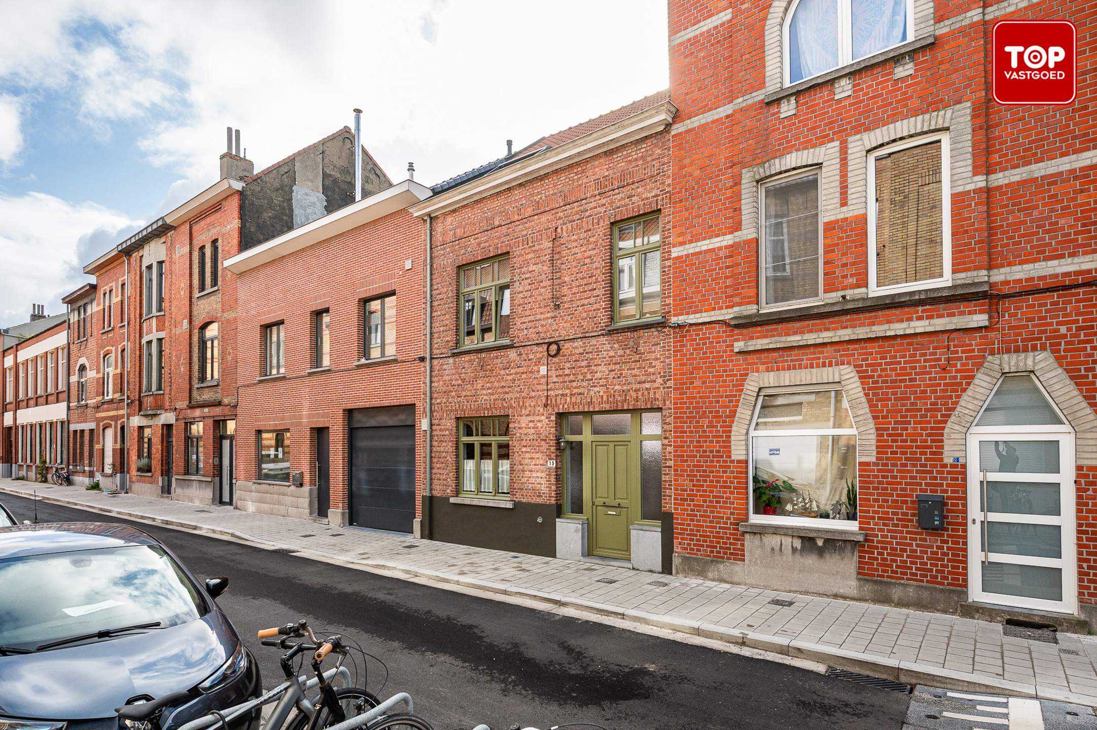 Gerenoveerde woning met 4 slaapkamers nabij de Bourgoyen - foto 2