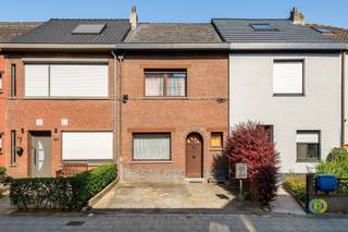 Discover this home located in a quiet street near the center and station of Vilvoorde. Thanks to its convenient location, you enjoy...