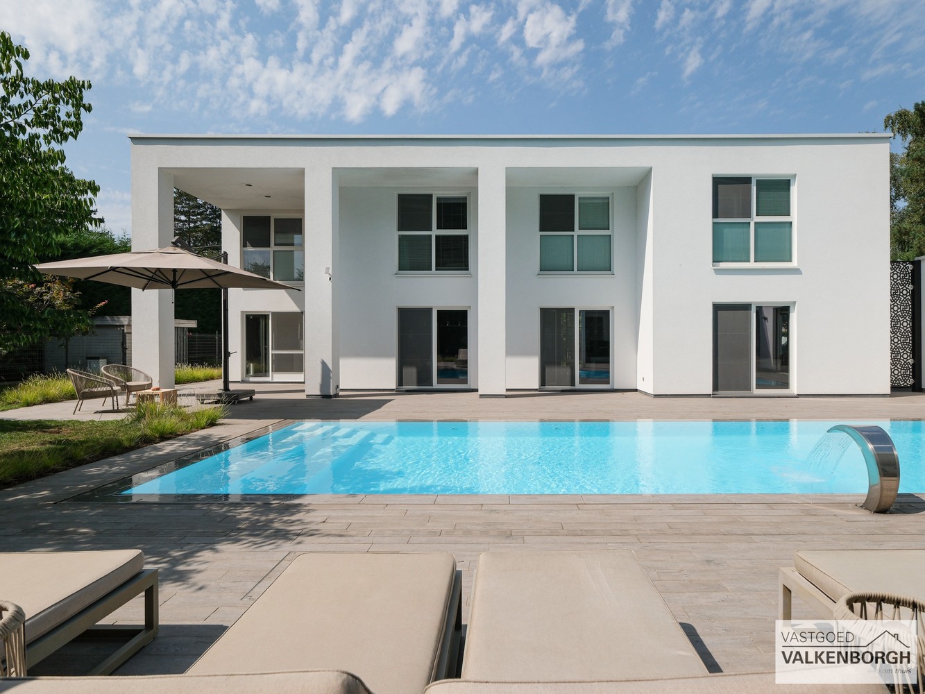 Architecturale designvilla met overloopzwembad, wellness en absolute privacy in gegeerde villawijk Bolderberg. - foto 3