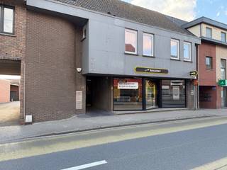 Deze instapklare handelsruimte van 85 m² is rustig gelegen aan de achterzijde van het Cash Point in Lille. Dankzij de rustige ligging geniet u...