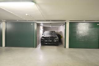 Centraal gelegen garagebox aan het LichttorenpleinVeilige en gemakkelijk bereikbare afgesloten garagebox gelegen aan het Lichttorenplein.Troeven op...
