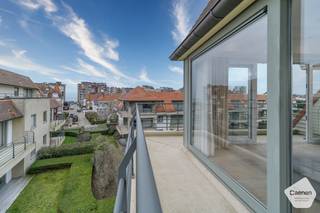 Situé dans une résidence à taille humaine et familiale (pas d’immeuble de grande hauteur), ce superbe appartement d’angle, spacieux et...