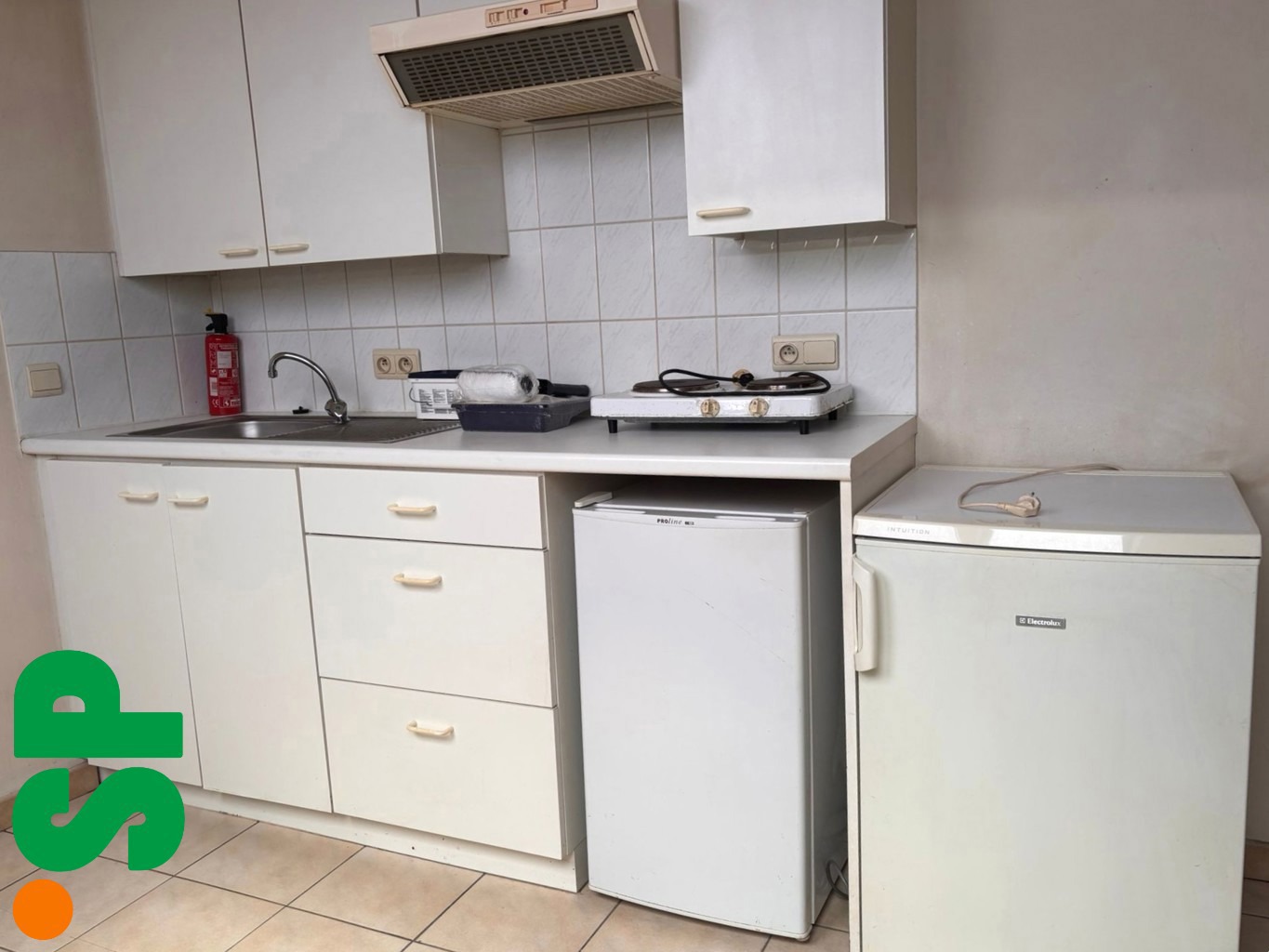 Studio op de derde verdieping in het centrum van Geel. - foto 4