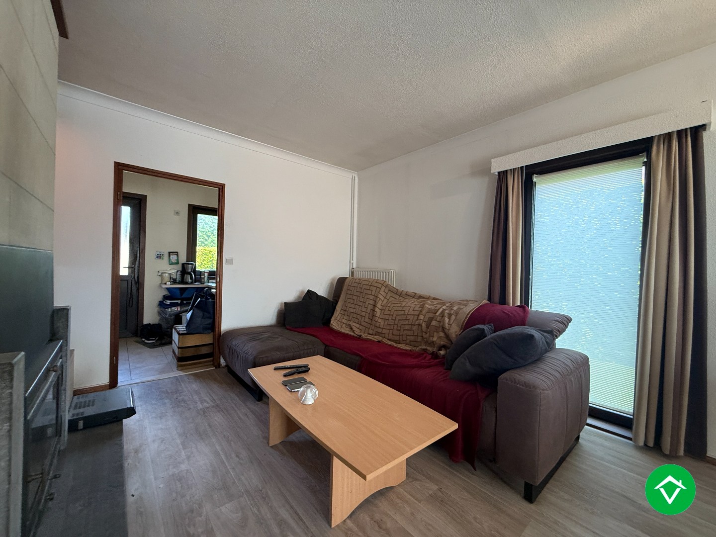 Rustig gelegen gelijkvloerse halfopen woning met 2 slpk's + dubbele garage - foto 5