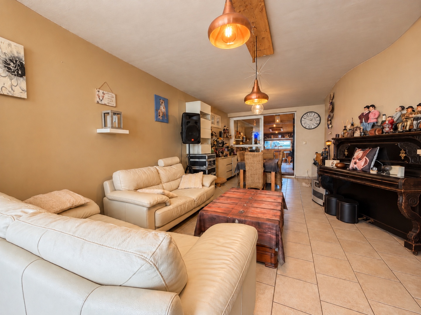Te koop, Te renoveren halfopen gezinswoning met 3 slaapkamers, dubbele garage en tuin! - foto 4