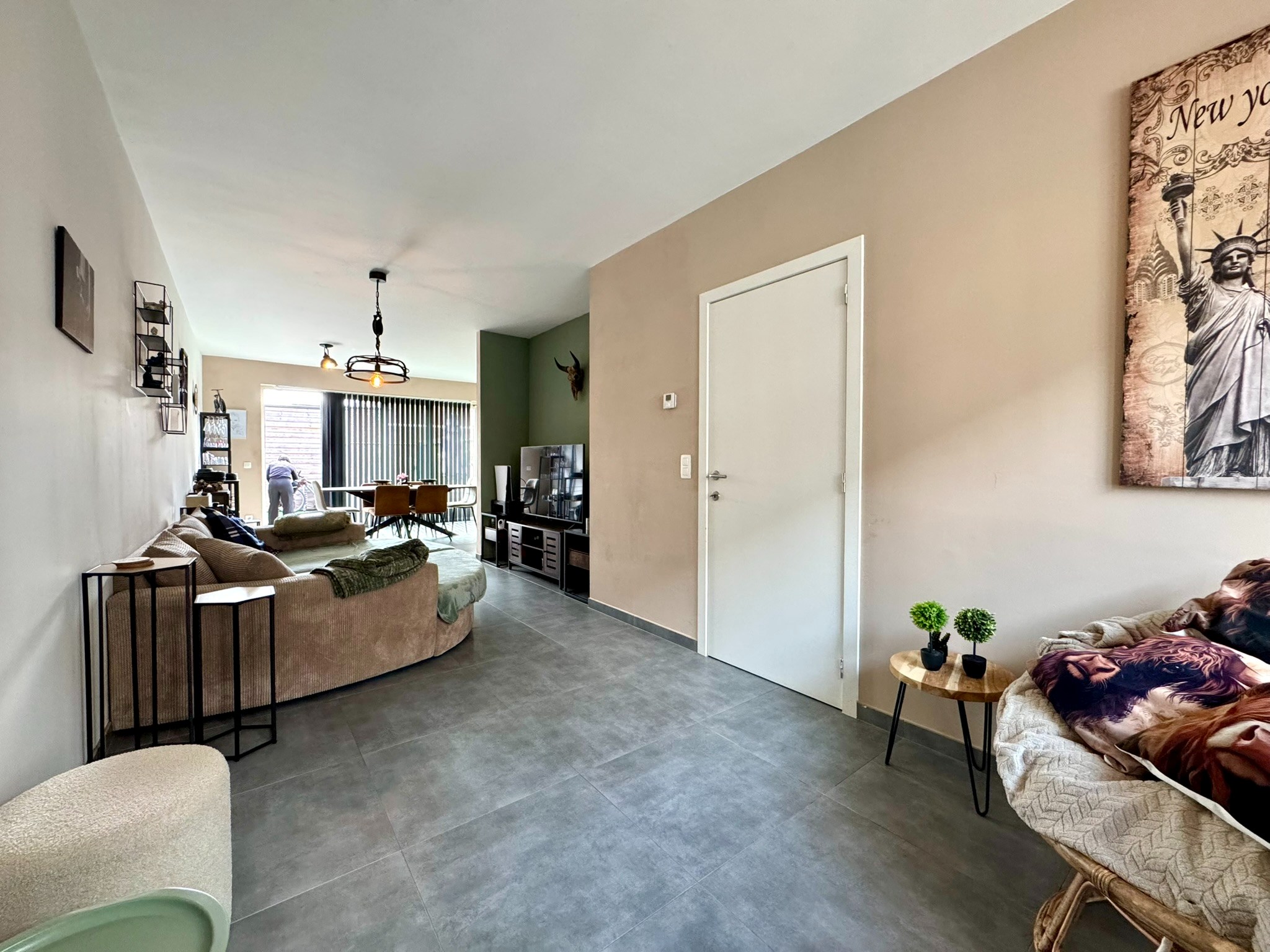 Recente stadswoning met 3 à 4 slaapkamers en een tuintje - foto 3