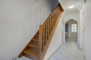 A VENDRE : Maison jumelée avec 3 chambres à coucher à Heusden !Cette maison jumelée à Heusden offre un espace de vie spacieux avec un agencement...