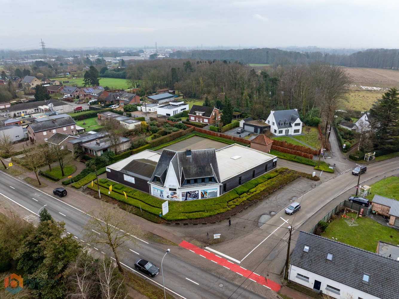 Handelspand op toplocatie met grote visibiliteit en veelzijdige mogelijkheden (1030m2) - foto 4