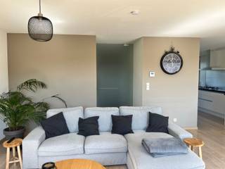 Dit ruime duplex appartement (103 m²) op de tweede verdieping is gelegen nabij het Vrijbroekpark en de Leuvense Vaart.Het appartement omvat een ruime living met ingerichte open keuken, 2 terrassen (25m2 en 8m2), 2 slaapkamers, badkamer (lavabo en bad), WC en ruime berging.Verder beschikt het appartement over een kelderberging en garagebox.