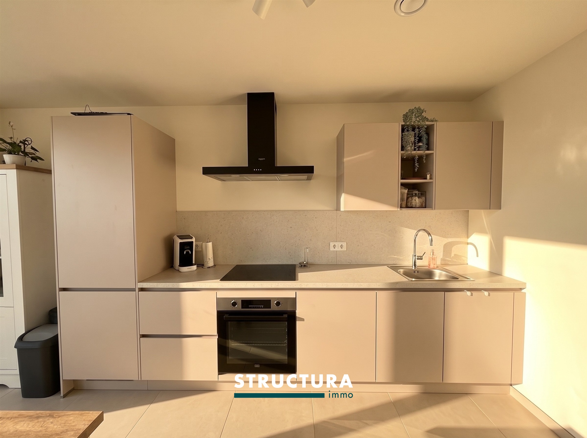 Appartement met 2 slaapkamers en 2 staanplaatsen in centrum Merchtem - foto 4