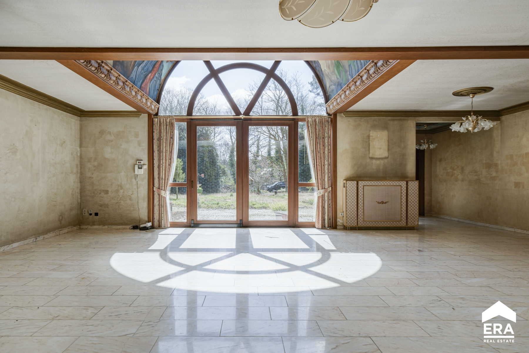 Unieke villa met idyllisch bos en ontwikkelingspotentieel - foto 5