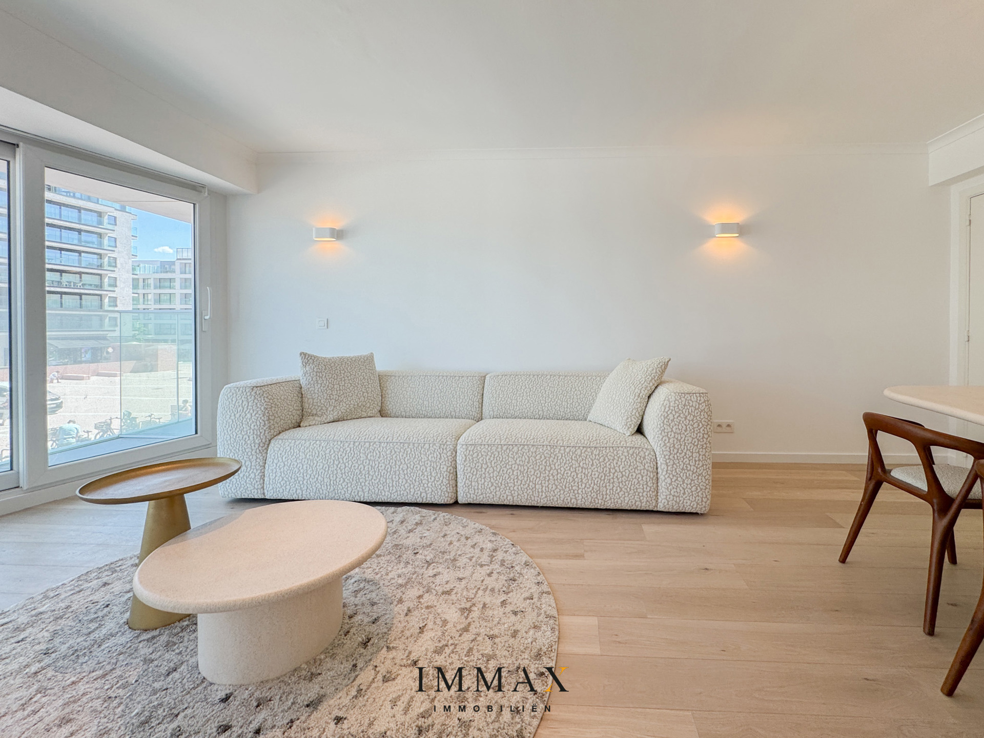 Stijlvol gerenoveerd appartement met prachtig zeezicht - foto 3