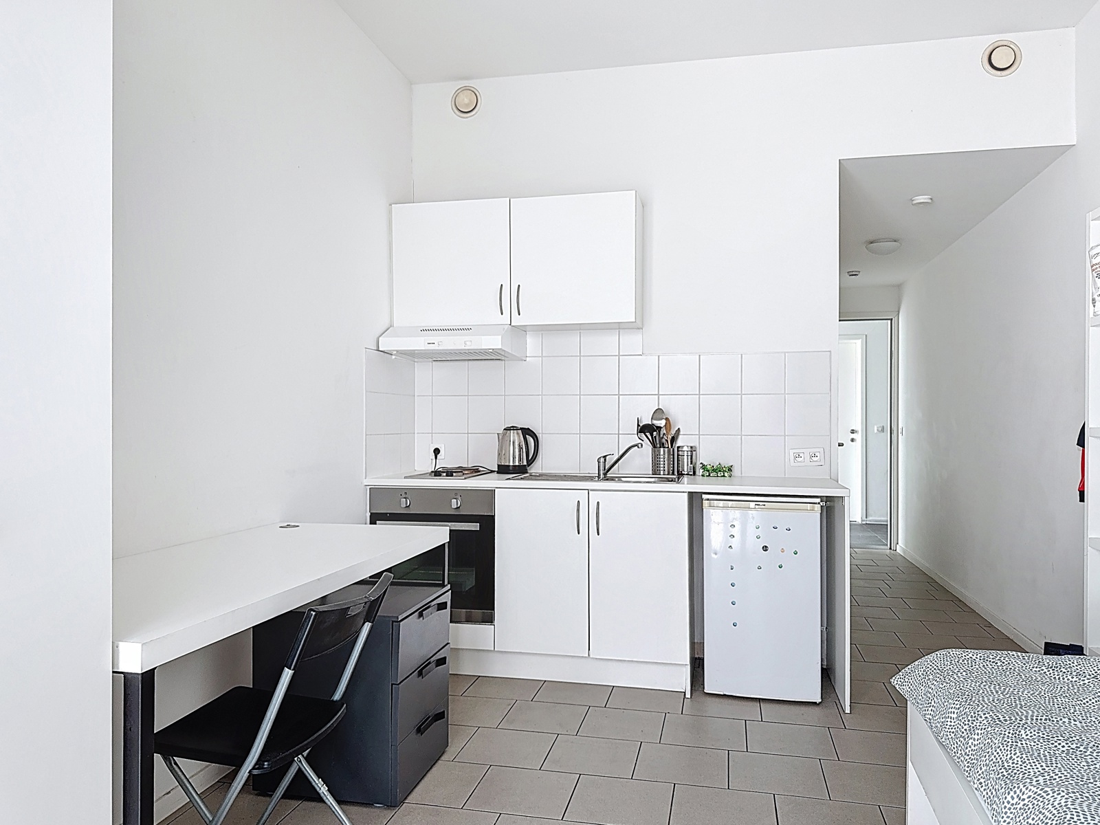 Studentenkamer met terras, kelder en parking. - foto 3