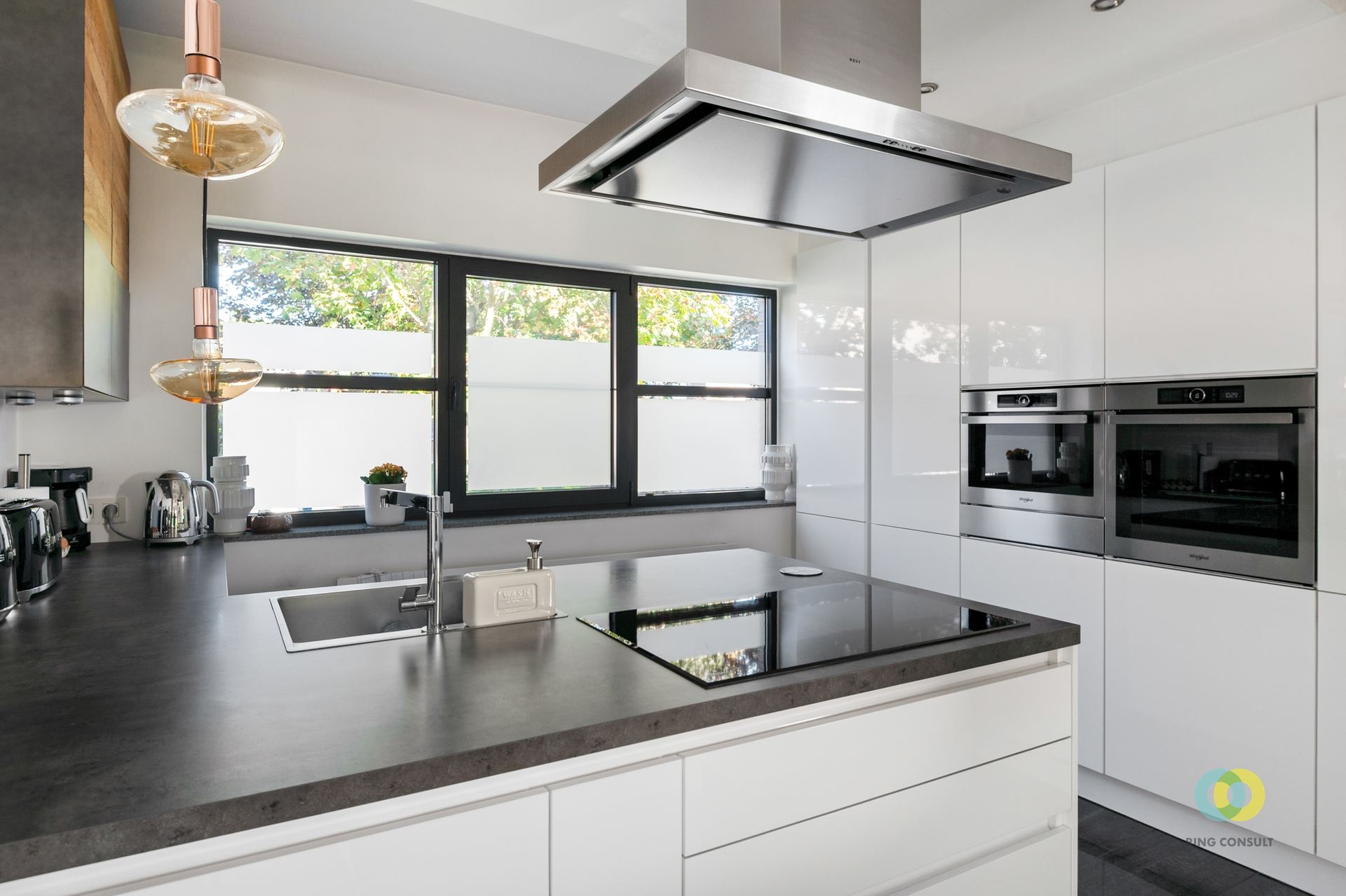 Prachtige 3-gevelwoning met zonnige tuin en garage  - foto 5