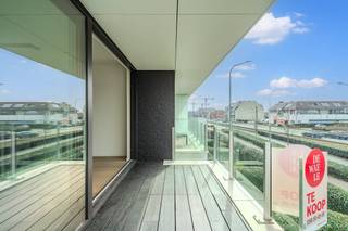 Bel appartement à vendre situé au premier étage de la résidence Jan Turpin, Albert I laan 68 à Nieuport, à quelques pas du Zeedijk, de la promenade...