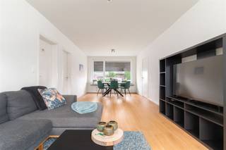 Instapklaar gelijkvloers appartement met tuin, garage én carport nabij TivoliparkIn een kleinschalig gebouw met slechts twee appartementen vind je...