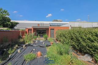 Ontdek deze inwaarts gelegen bungalow op een perceel van 324 m².De woning bevindt zich in een rustige, residentiële wijk en biedt een Zuidgerichte...