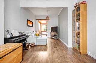 Bent u op zoek naar een ruime woning in het rustige Wijnegem met een tuin?Kom dan zeker eens een kijkje nemen naar deze ruime rijwoning op een...