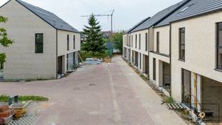Een halfopen nieuwbouwwoning op een centrale doch rustige locatie, voorzien van alle modernste technieken en klaar voor de toekomst. Meesterhof...